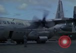 Standbild C-130 Flugzeugen Ankhe Süd Vietnam, 1965, aus Sekunde 29 historischem Filmmaterial Videoclip 65675030378