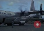 Standbild C-130 Flugzeugen Ankhe Süd Vietnam, 1965, aus Sekunde 30 historischem Filmmaterial Videoclip 65675030378