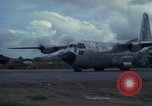 Standbild C-130 Flugzeugen Ankhe Süd Vietnam, 1965, aus Sekunde 53 historischem Filmmaterial Videoclip 65675030378