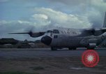 Standbild C-130 Flugzeugen Ankhe Süd Vietnam, 1965, aus Sekunde 56 historischem Filmmaterial Videoclip 65675030378