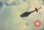 Standbild Hubschrauber rappel Ankhe Süd Vietnam, 1966, aus Sekunde 21 historischem Filmmaterial Videoclip 65675030386