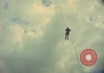 Standbild Hubschrauber rappel Ankhe Süd Vietnam, 1966, aus Sekunde 29 historischem Filmmaterial Videoclip 65675030386