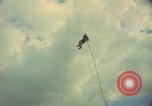 Standbild Hubschrauber rappel Ankhe Süd Vietnam, 1966, aus Sekunde 30 historischem Filmmaterial Videoclip 65675030386