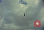 Standbild Hubschrauber rappel Ankhe Süd Vietnam, 1966, aus Sekunde 39 historischem Filmmaterial Videoclip 65675030386