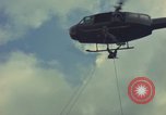 Standbild Hubschrauber rappel Ankhe Süd Vietnam, 1966, aus Sekunde 45 historischem Filmmaterial Videoclip 65675030386