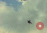 Standbild Hubschrauber rappel Ankhe Süd Vietnam, 1966, aus Sekunde 48 historischem Filmmaterial Videoclip 65675030386