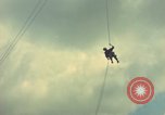 Standbild Hubschrauber rappel Ankhe Süd Vietnam, 1966, aus Sekunde 49 historischem Filmmaterial Videoclip 65675030386