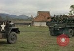 Standbild 1 Air Cavalry Division Truppen Ankhe Süd Vietnam, 1965, aus Sekunde 52 historischem Filmmaterial Videoclip 65675030387