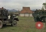 Standbild 1 Air Cavalry Division Truppen Ankhe Süd Vietnam, 1965, aus Sekunde 53 historischem Filmmaterial Videoclip 65675030387