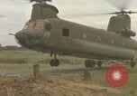 Standbild CH-47-Hubschrauber Ankhe Süd Vietnam, 1965, aus Sekunde 13 historischem Filmmaterial Videoclip 65675030388