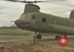 Standbild CH-47-Hubschrauber Ankhe Süd Vietnam, 1965, aus Sekunde 15 historischem Filmmaterial Videoclip 65675030388