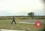 Standbild CH-47-Hubschrauber Ankhe Süd Vietnam, 1965, aus Sekunde 21 historischem Filmmaterial Videoclip 65675030388