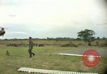 Standbild CH-47-Hubschrauber Ankhe Süd Vietnam, 1965, aus Sekunde 22 historischem Filmmaterial Videoclip 65675030388