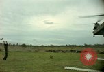 Standbild CH-47-Hubschrauber Ankhe Süd Vietnam, 1965, aus Sekunde 31 historischem Filmmaterial Videoclip 65675030388