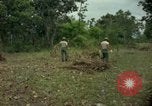 Standbild clearing Brush Ankhe Süd Vietnam, 1965, aus Sekunde 15 historischem Filmmaterial Videoclip 65675030389