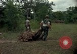 Standbild clearing Brush Ankhe Süd Vietnam, 1965, aus Sekunde 59 historischem Filmmaterial Videoclip 65675030389