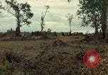 Standbild OH-13 Hubschrauber Ankhe Süd Vietnam, 1965, aus Sekunde 15 historischem Filmmaterial Videoclip 65675030391