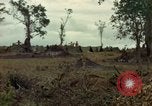 Standbild OH-13 Hubschrauber Ankhe Süd Vietnam, 1965, aus Sekunde 18 historischem Filmmaterial Videoclip 65675030391