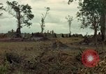Standbild OH-13 Hubschrauber Ankhe Süd Vietnam, 1965, aus Sekunde 19 historischem Filmmaterial Videoclip 65675030391