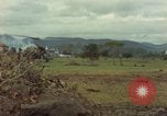 Standbild OH-13 Hubschrauber Ankhe Süd Vietnam, 1965, aus Sekunde 34 historischem Filmmaterial Videoclip 65675030391