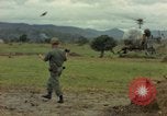 Standbild OH-13 Hubschrauber Ankhe Süd Vietnam, 1965, aus Sekunde 38 historischem Filmmaterial Videoclip 65675030391