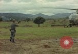 Standbild OH-13 Hubschrauber Ankhe Süd Vietnam, 1965, aus Sekunde 46 historischem Filmmaterial Videoclip 65675030391