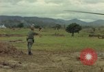 Standbild OH-13 Hubschrauber Ankhe Süd Vietnam, 1965, aus Sekunde 48 historischem Filmmaterial Videoclip 65675030391