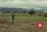 Standbild OH-13 Hubschrauber Ankhe Süd Vietnam, 1965, aus Sekunde 50 historischem Filmmaterial Videoclip 65675030391