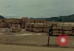 Standbild OH-13 Hubschrauber Ankhe Süd Vietnam, 1965, aus Sekunde 55 historischem Filmmaterial Videoclip 65675030391
