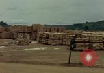 Standbild OH-13 Hubschrauber Ankhe Süd Vietnam, 1965, aus Sekunde 57 historischem Filmmaterial Videoclip 65675030391