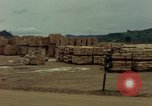 Standbild OH-13 Hubschrauber Ankhe Süd Vietnam, 1965, aus Sekunde 58 historischem Filmmaterial Videoclip 65675030391