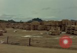 Standbild OH-13 Hubschrauber Ankhe Süd Vietnam, 1965, aus Sekunde 62 historischem Filmmaterial Videoclip 65675030391