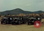 Standbild geladenen Lkws Ankhe Süd Vietnam, 1965, aus Sekunde 4 historischem Filmmaterial Videoclip 65675030392