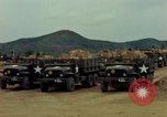 Standbild geladenen Lkws Ankhe Süd Vietnam, 1965, aus Sekunde 5 historischem Filmmaterial Videoclip 65675030392