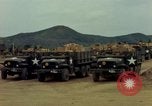 Standbild geladenen Lkws Ankhe Süd Vietnam, 1965, aus Sekunde 6 historischem Filmmaterial Videoclip 65675030392