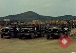 Standbild geladenen Lkws Ankhe Süd Vietnam, 1965, aus Sekunde 9 historischem Filmmaterial Videoclip 65675030392