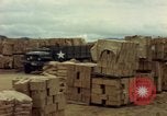 Standbild geladenen Lkws Ankhe Süd Vietnam, 1965, aus Sekunde 23 historischem Filmmaterial Videoclip 65675030392