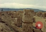 Standbild geladenen Lkws Ankhe Süd Vietnam, 1965, aus Sekunde 35 historischem Filmmaterial Videoclip 65675030392