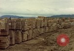 Standbild geladenen Lkws Ankhe Süd Vietnam, 1965, aus Sekunde 40 historischem Filmmaterial Videoclip 65675030392