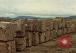 Standbild geladenen Lkws Ankhe Süd Vietnam, 1965, aus Sekunde 41 historischem Filmmaterial Videoclip 65675030392