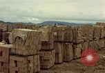 Standbild geladenen Lkws Ankhe Süd Vietnam, 1965, aus Sekunde 43 historischem Filmmaterial Videoclip 65675030392