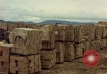 Standbild geladenen Lkws Ankhe Süd Vietnam, 1965, aus Sekunde 44 historischem Filmmaterial Videoclip 65675030392