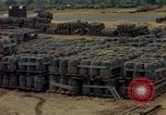 Standbild geladenen Lkws Ankhe Süd Vietnam, 1965, aus Sekunde 53 historischem Filmmaterial Videoclip 65675030392
