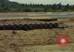 Standbild geladenen Lkws Ankhe Süd Vietnam, 1965, aus Sekunde 61 historischem Filmmaterial Videoclip 65675030392