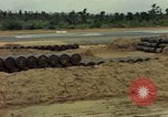 Standbild geladenen Lkws Ankhe Süd Vietnam, 1965, aus Sekunde 62 historischem Filmmaterial Videoclip 65675030392