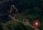 Standbild Deo Mong Pass South Vietnam, 1965, aus Sekunde 16 historischem Filmmaterial Videoclip 65675030393