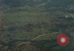 Standbild Deo Mong Pass South Vietnam, 1965, aus Sekunde 26 historischem Filmmaterial Videoclip 65675030393