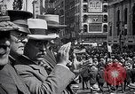 Immagine di Inductees in abiti civili marzo New York United States USA, 1917, secondo 9 filmato di repertorio 65675030403