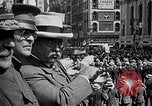 Immagine di Inductees in abiti civili marzo New York United States USA, 1917, secondo 12 filmato di repertorio 65675030403