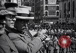 Immagine di Inductees in abiti civili marzo New York United States USA, 1917, secondo 13 filmato di repertorio 65675030403